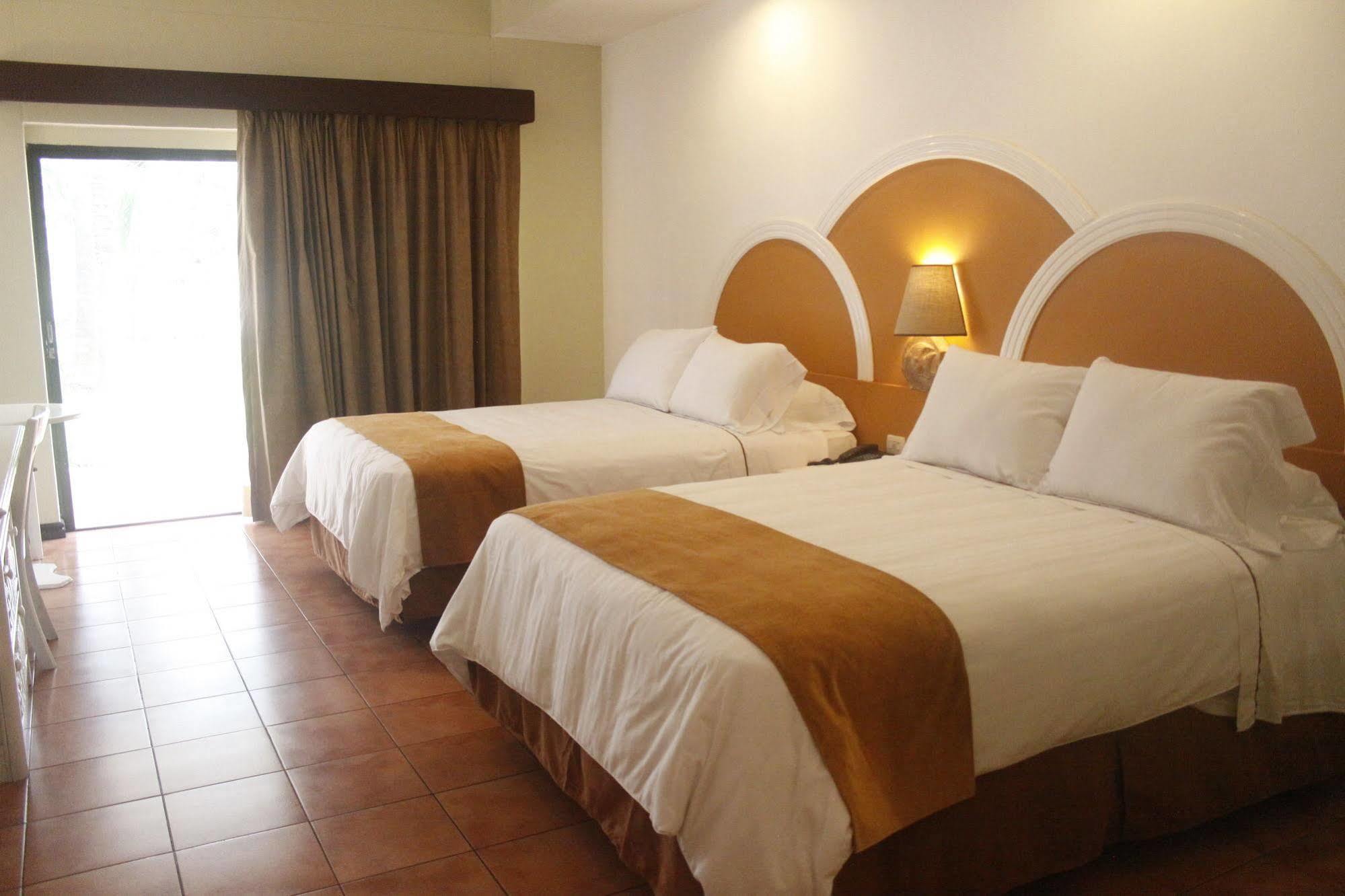 Hotel Soleil Pacifico Chulamar Kültér fotó